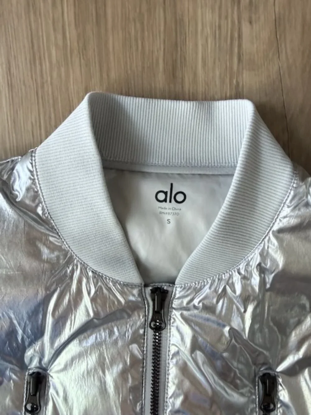 Alo Yoga Off Duty Silver Metallic Bomber S